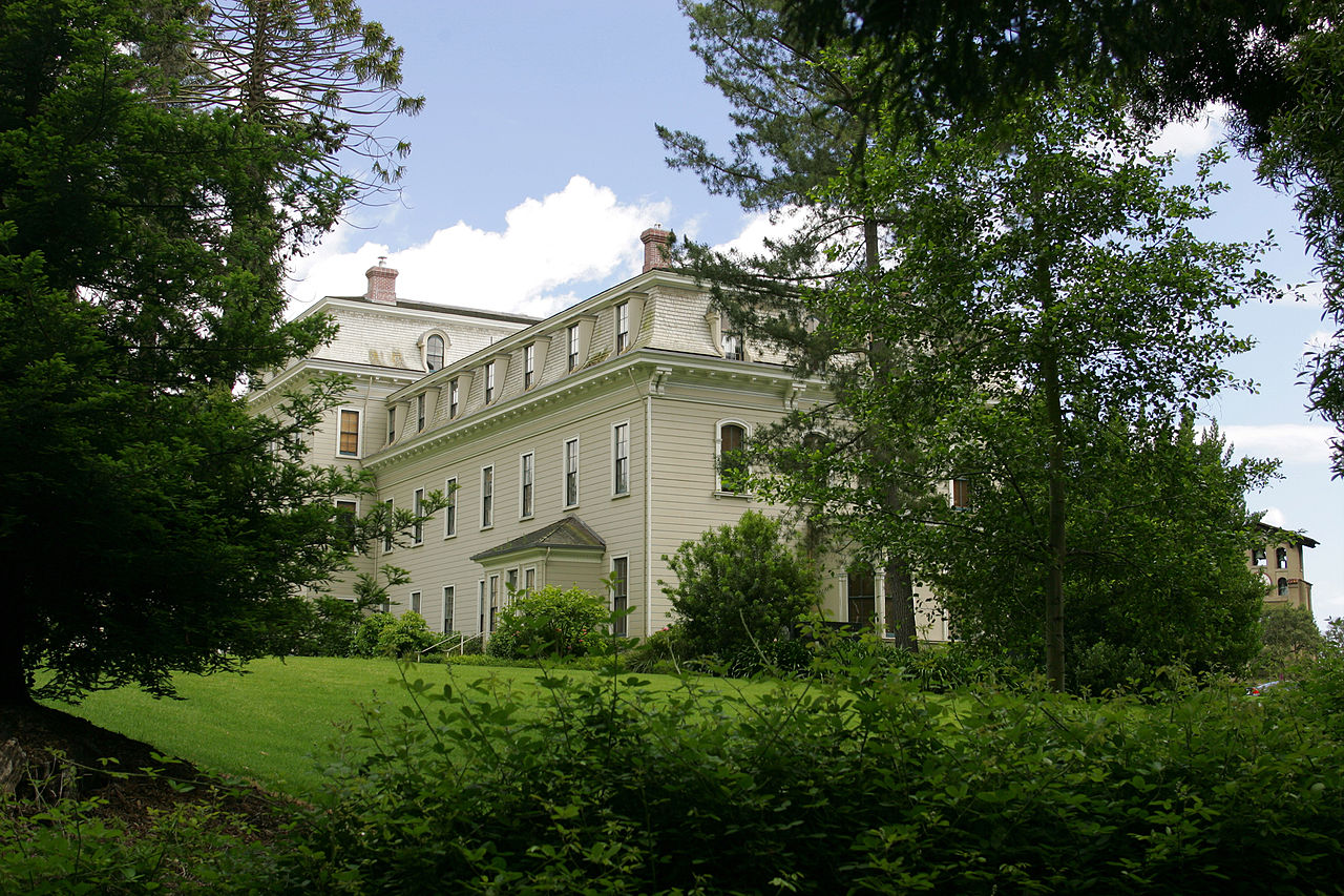 mills-college-mills-hall